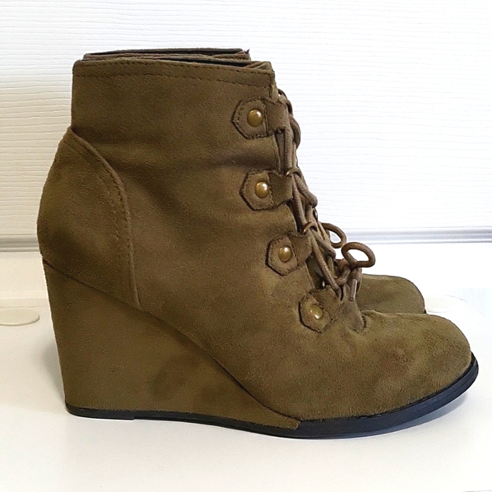 Madden Girl faux suede bootie